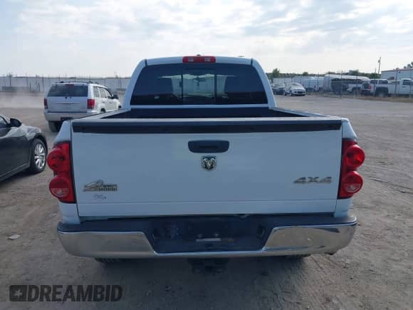 2008 Dodge 1500 SLT z VIN 1D7HU18288S584477, wystawiony jako IAAI lot #43352438 z przebiegiem 193 413 mil mil oraz . Historia ofert i sprzedaży dostępna na DreamBid. Obrazek 16.