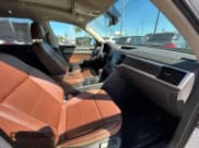 ✅ 2022 Volkswagen Atlas SE • VIN: 1V2JR2CA6NC529922 • Lot: 93780045. Wystawiony na Copart z przebiegiem 88 180 mil. Bezpłatny archiwum sprzedaży aukcyjnych z USA i szczegółowy raport historii pojazdu na DreamBid. Zdjęcie 5.
