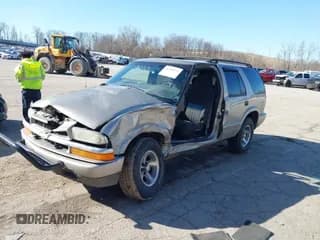 ✅ 2004 Chevrolet Blazer Fleet • VIN: 1GNCS13X84K109720 • Lot: 41768271. Wystawiony na IAAI z przebiegiem 101 908 mil. Bezpłatny archiwum sprzedaży aukcyjnych z USA i szczegółowy raport historii pojazdu na DreamBid. Zdjęcie 2.