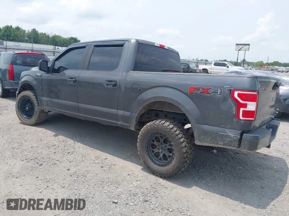 ✅ 2020 Ford F-150 XL • VIN: 1FTEW1E50LKE69077 • Лот: 42411667. Опубликован ранее на IAAI с пробегом 106 146 миль. Бесплатный доступ к архиву аукционных продаж из США и подробный отчёт об истории автомобиля на DreamBid. Изображение 3.