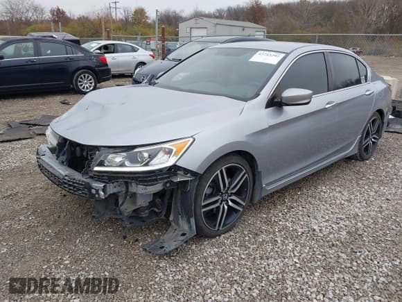 ✅ 2017 Honda Accord Sport SE • VIN: 1HGCR2F15HA027376 • Лот: 43743292. Опубликован ранее на IAAI с пробегом 123 058 миль. Бесплатный доступ к архиву аукционных продаж из США и подробный отчёт об истории автомобиля на DreamBid. Изображение 18.