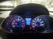 ✅ 2016 Hyundai Veloster • VIN: KMHTC6AD9GU303298 • Lot: 41731425. Wystawiony na Copart z przebiegiem 81 214 mil. Bezpłatny archiwum sprzedaży aukcyjnych z USA i szczegółowy raport historii pojazdu na DreamBid. Zdjęcie 9.