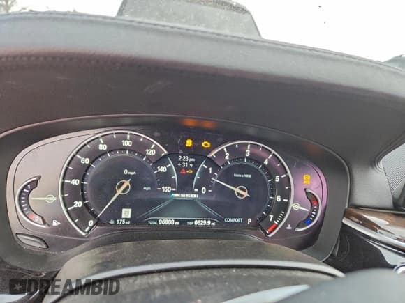 ✅ 2018 BMW 5 Series M550i xDrive • VIN: WBAJB9C57JB034918 • Lot: 91684985. Wystawiony na Copart z przebiegiem 96 888 mil. Bezpłatny archiwum sprzedaży aukcyjnych z USA i szczegółowy raport historii pojazdu na DreamBid. Zdjęcie 9.