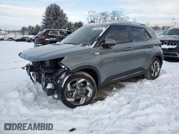 ✅ 2022 Hyundai Venue Limited • VIN: KMHRC8A39NU195601 • Lot: 41450475. Listed on Copart with 29,468 mi. Free auction sales archive from the USA and detailed vehicle history report at DreamBid. Image 1.