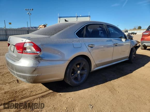 ✅ 2012 Volkswagen Passat SE • VIN: 1VWBH7A36CC068614 • Lot: 93104165. Wystawiony na Copart z przebiegiem 228 232 mil. Bezpłatny archiwum sprzedaży aukcyjnych z USA i szczegółowy raport historii pojazdu na DreamBid. Zdjęcie 3.
