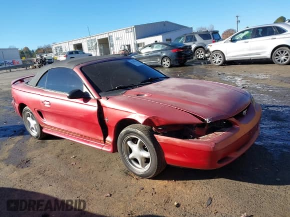 ✅ 1998 Ford Mustang • VIN: 1FAFP4443WF238785 • Lot: 43709141. Wystawiony na IAAI z przebiegiem 140 628 mil. Bezpłatny archiwum sprzedaży aukcyjnych z USA i szczegółowy raport historii pojazdu na DreamBid. Zdjęcie 13.