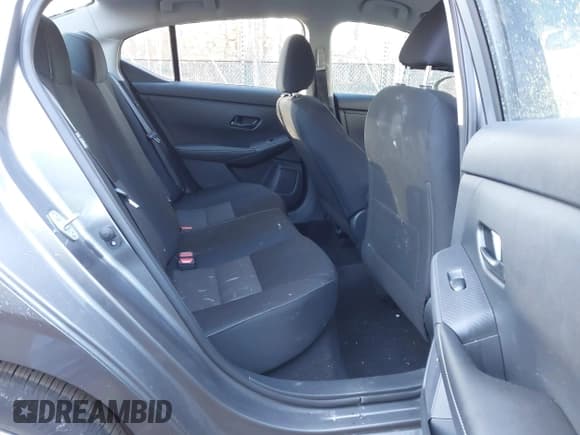 ✅ 2025 Nissan Sentra SV • VIN: 3N1AB8CV9SY263362 • Lot: 43736644. Wystawiony na IAAI z przebiegiem 19 272 mil. Bezpłatny archiwum sprzedaży aukcyjnych z USA i szczegółowy raport historii pojazdu na DreamBid. Zdjęcie 8.