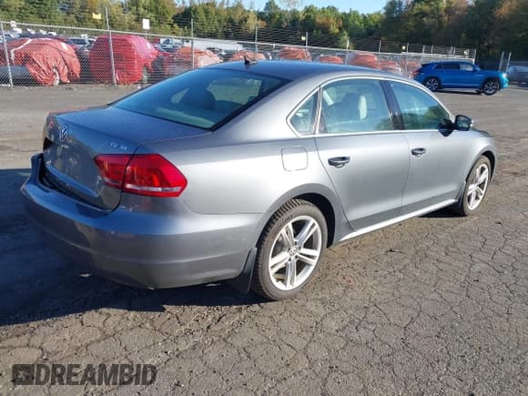 ✅ 2015 Volkswagen Passat SE • VIN: 1VWBV7A36FC078234 • Лот: 43385672. Опубликован ранее на IAAI с пробегом 102 906 миль. Бесплатный доступ к архиву аукционных продаж из США и подробный отчёт об истории автомобиля на DreamBid. Изображение 4.