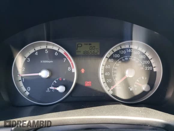 2008 Hyundai Accent L с VIN KMHCN45C48U202722, выставлен на аукционе Copart как лот 70795824 с пробегом 186 562 миль миль и Чистый • Clean title. История ставок и продаж доступна на DreamBid. Изображение 9.