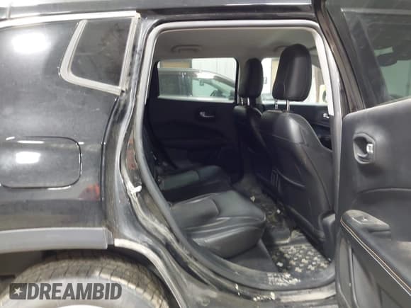✅ 2018 Jeep Compass Latitude • VIN: 3C4NJDBB4JT431678 • Lot: 43570429. Listed on IAAI with 136,800 mi. Free auction sales archive from the USA and detailed vehicle history report at DreamBid. Image 8.