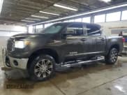✅ 2013 Toyota Tundra • VIN: 5TFEY5F16DX136318 • Лот: 55472245. Опубликован ранее на Copart с пробегом 192 046 миль. Бесплатный доступ к архиву аукционных продаж из США и подробный отчёт об истории автомобиля на DreamBid. Изображение 1.