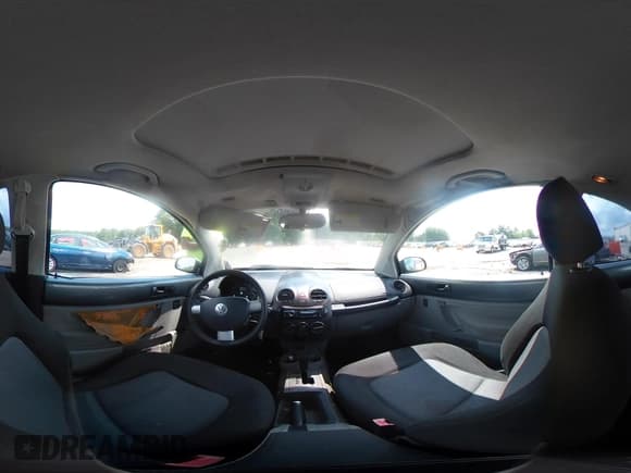 ✅ 2005 Volkswagen Beetle GLS • VIN: 3VWCK31C45M405037 • Lot: 42300484. Wystawiony na IAAI z przebiegiem 62 617 mil. Bezpłatny archiwum sprzedaży aukcyjnych z USA i szczegółowy raport historii pojazdu na DreamBid. Zdjęcie 19.