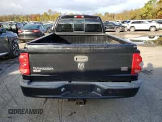 2005 Dodge Dakota SLT z VIN 1D7HW42N35S333070, wystawiony jako Copart lot #76163674 z przebiegiem 137 213 mil mil oraz Szkoda całkowita • Salvage title. Historia ofert i sprzedaży dostępna na DreamBid. Obrazek 6.