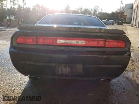 2014 Dodge Challenger R/T 100th Anniversary Appearance z VIN 2C3CDYBT5EH186410, wystawiony jako Copart lot #79849273 z przebiegiem Nie podano mil oraz Czysty tytuł • Clean title. Historia ofert i sprzedaży dostępna na DreamBid. Obrazek 6.