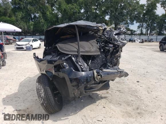 ✅ 2020 Chevrolet Suburban LT • VIN: 1GNSKHKC1LR227472 • Lot: 64902994. Wystawiony na Copart z przebiegiem Nie podano. Bezpłatny archiwum sprzedaży aukcyjnych z USA i szczegółowy raport historii pojazdu na DreamBid. Zdjęcie 5.