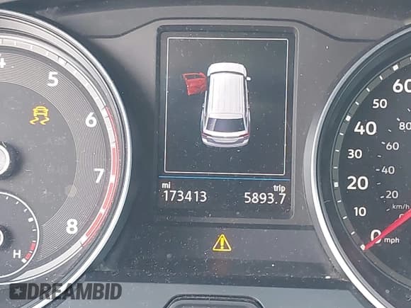 ✅ 2018 Volkswagen Atlas Launch Edition • VIN: 1V2BR2CA6JC500810 • Lot: 42550484. Wystawiony na IAAI z przebiegiem 173 413 mil. Bezpłatny archiwum sprzedaży aukcyjnych z USA i szczegółowy raport historii pojazdu na DreamBid. Zdjęcie 16.