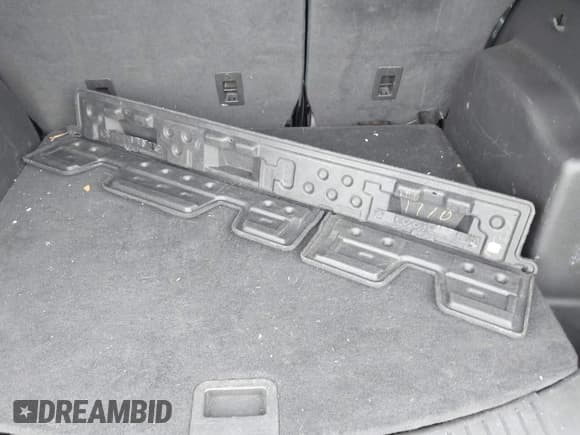 ✅ 2018 Ford Escape SEL • VIN: 1FMCU0HD6JUB34302 • Лот: 42778896. Опубликован ранее на IAAI с пробегом 119 256 миль. Бесплатный доступ к архиву аукционных продаж из США и подробный отчёт об истории автомобиля на DreamBid. Изображение 12.