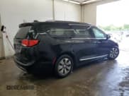 ✅ 2018 Chrysler Pacifica Hybrid Limited • VIN: 2C4RC1N72JR129441 • Lot: 56548175. Wystawiony na Copart z przebiegiem 154 459 mil. Bezpłatny archiwum sprzedaży aukcyjnych z USA i szczegółowy raport historii pojazdu na DreamBid. Zdjęcie 3.