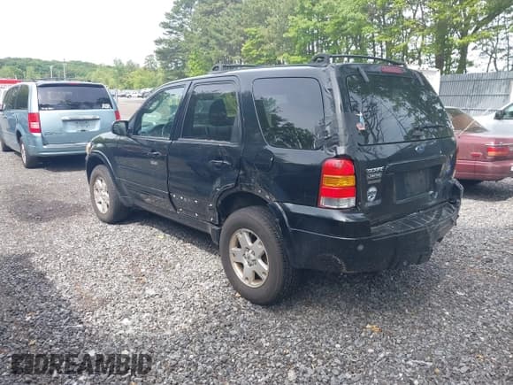 ✅ 2007 Ford Escape Limited • VIN: 1FMCU94107KC05742 • Lot: 42236368. Listed on IAAI with 201,431 mi. Free auction sales archive from the USA and detailed vehicle history report at DreamBid. Image 3.