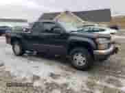 2008 Chevrolet Colorado 2LT z VIN 1GCDT49E888211913, wystawiony jako Copart lot #44118765 z przebiegiem 166 614 mil mil oraz Czysty tytuł • Clean title. Historia ofert i sprzedaży dostępna na DreamBid. Obrazek 4.