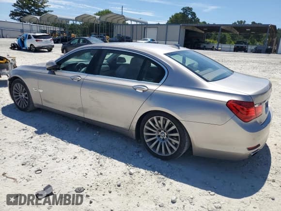 ✅ 2010 BMW 7 Series 750Li • VIN: WBAKB8C58ACY62873 • Лот: 64665405. Опубликован ранее на Copart с пробегом 121 851 миль. Бесплатный доступ к архиву аукционных продаж из США и подробный отчёт об истории автомобиля на DreamBid. Изображение 2.