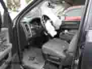 2019 Ram 1500 Big Horn z VIN 1C6RR6TT8KS730615, wystawiony jako IAAI lot #42407873 z przebiegiem 90 891 mil mil oraz . Historia ofert i sprzedaży dostępna na DreamBid. Obrazek 17.