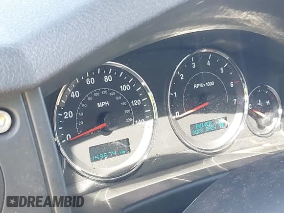 ✅ 2006 Jeep Commander Limited • VIN: 1J8HG58266C170185 • Lot: 42549553. Listed on IAAI with 143,574 mi. Free auction sales archive from the USA and detailed vehicle history report at DreamBid. Image 7.