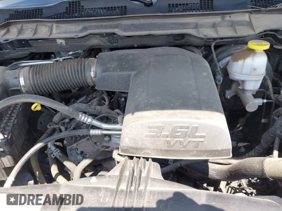 2024 Ram 1500 SLT z VIN 1C6RR7GG3RS149228, wystawiony jako IAAI lot #42574867 z przebiegiem 23 895 mil mil oraz . Historia ofert i sprzedaży dostępna na DreamBid. Obrazek 10.