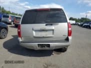 ✅ 2008 Chevrolet Suburban LTZ • VIN: 3GNFK16318G171592 • Lot: 80056965. Wystawiony na Copart z przebiegiem Nie podano. Bezpłatny archiwum sprzedaży aukcyjnych z USA i szczegółowy raport historii pojazdu na DreamBid. Zdjęcie 6.