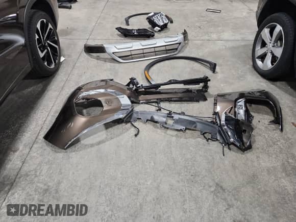 2024 Mitsubishi Outlander SEL with VIN JA4J4WA82RZ073843, listed as a Copart auction lot 81331465 with 10,233 mi miles and Salvage title. Bid and sale history available at DreamBid. Image 13.