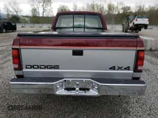 1995 Dodge Dakota z VIN 1B7GG26X9SS136886, wystawiony jako Copart lot #53092415 z przebiegiem 206 891 mil mil oraz Nie do naprawy • Non repairable. Historia ofert i sprzedaży dostępna na DreamBid. Obrazek 6.