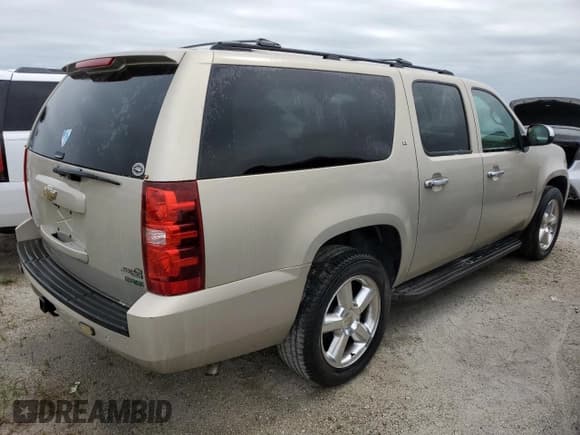 ✅ 2011 Chevrolet Suburban LT • VIN: 1GNSCJE09BR269263 • Lot: 75262054. Wystawiony na Copart z przebiegiem 108 988 mil. Bezpłatny archiwum sprzedaży aukcyjnych z USA i szczegółowy raport historii pojazdu na DreamBid. Zdjęcie 3.