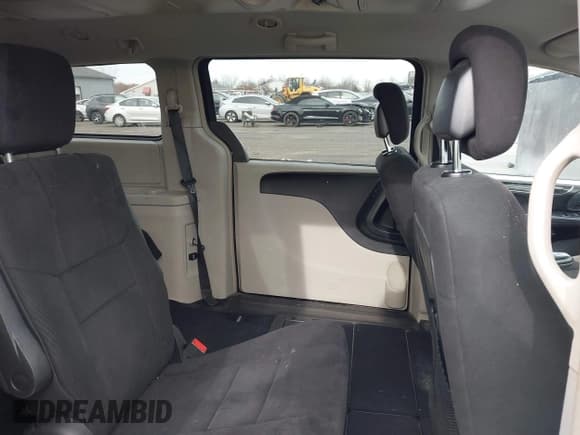 ✅ 2011 Chrysler Town & Country Touring • VIN: 2A4RR5DG1BR697926 • Лот: 43782481. Опубликован ранее на IAAI с пробегом 148 910 миль. Бесплатный доступ к архиву аукционных продаж из США и подробный отчёт об истории автомобиля на DreamBid. Изображение 8.