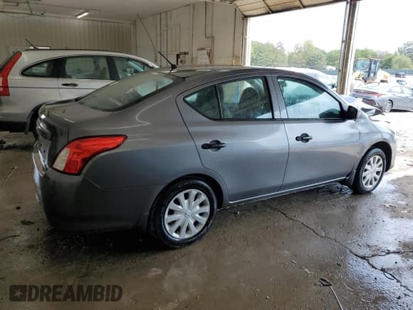 ✅ 2018 Nissan Versa SV • VIN: 3N1CN7AP6JL886061 • Lot: 81501955. Listed on Copart with 86,171 mi. Free auction sales archive from the USA and detailed vehicle history report at DreamBid. Image 3.