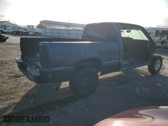 ✅ 2003 Chevrolet Silverado 1500 • VIN: 2GCEC19V731305280 • Лот: 78033624. Опубликован ранее на Copart с пробегом Не указан. Бесплатный доступ к архиву аукционных продаж из США и подробный отчёт об истории автомобиля на DreamBid. Изображение 3.