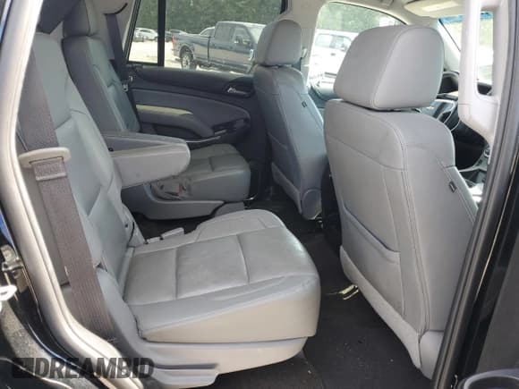 ✅ 2018 Chevrolet Tahoe LT • VIN: 1GNSCBKC9JR156674 • Лот: 86609145. Опубликован ранее на Copart с пробегом 133 838 миль. Бесплатный доступ к архиву аукционных продаж из США и подробный отчёт об истории автомобиля на DreamBid. Изображение 11.