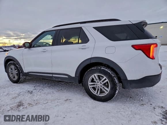 ✅ 2023 Ford Explorer XLT • VIN: 1FMSK8DH6PGA35110 • Lot: 95756225. Wystawiony na Copart z przebiegiem 141 674 mil. Bezpłatny archiwum sprzedaży aukcyjnych z USA i szczegółowy raport historii pojazdu na DreamBid. Zdjęcie 2.