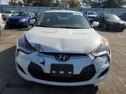✅ 2015 Hyundai Veloster • VIN: KMHTC6ADXFU238847 • Lot: 77261904. Wystawiony na Copart z przebiegiem 139 587 mil. Bezpłatny archiwum sprzedaży aukcyjnych z USA i szczegółowy raport historii pojazdu na DreamBid. Zdjęcie 5.