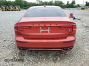 ✅ 2019 Volvo S60 R-Design • VIN: 7JRA22TM8KG001854 • Лот: 58572555. Опубликован ранее на Copart с пробегом 105 889 миль. Бесплатный доступ к архиву аукционных продаж из США и подробный отчёт об истории автомобиля на DreamBid. Изображение 6.