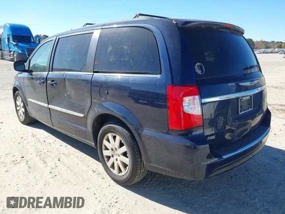 ✅ 2016 Chrysler Town & Country Touring • VIN: 2C4RC1BG5GR294543 • Lot: 43722704. Wystawiony na IAAI z przebiegiem 137 564 mil. Bezpłatny archiwum sprzedaży aukcyjnych z USA i szczegółowy raport historii pojazdu na DreamBid. Zdjęcie 3.