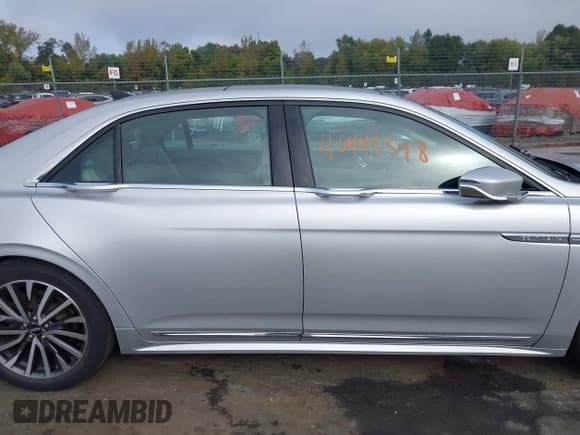 ✅ 2019 Lincoln Continental Select • VIN: 1LN6L9TK2K5606176 • Lot: 40445548. Wystawiony na IAAI z przebiegiem 32 327 mil. Bezpłatny archiwum sprzedaży aukcyjnych z USA i szczegółowy raport historii pojazdu na DreamBid. Zdjęcie 13.