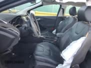 ✅ 2018 Ford Focus Titanium • VIN: 1FADP3J20JL216872 • Lot: 93197025. Wystawiony na Copart z przebiegiem 30 726 mil. Bezpłatny archiwum sprzedaży aukcyjnych z USA i szczegółowy raport historii pojazdu na DreamBid. Zdjęcie 7.