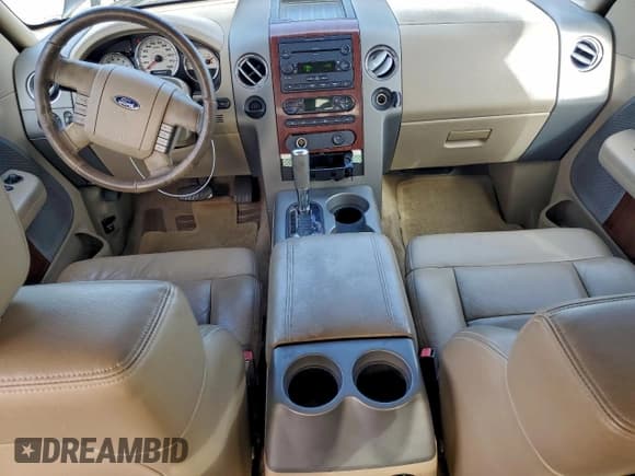 ✅ 2007 Ford F-150 XLT • VIN: 1FTPW12V07KA94326 • Lot: 94911125. Wystawiony na Copart z przebiegiem 157 709 mil. Bezpłatny archiwum sprzedaży aukcyjnych z USA i szczegółowy raport historii pojazdu na DreamBid. Zdjęcie 8.