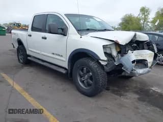 ✅ 2014 Nissan Titan Pro-4X • VIN: 1N6BA0ECXEN501915 • Lot: 42097967. Wystawiony na IAAI z przebiegiem 120 851 mil. Bezpłatny archiwum sprzedaży aukcyjnych z USA i szczegółowy raport historii pojazdu na DreamBid. Zdjęcie 1.