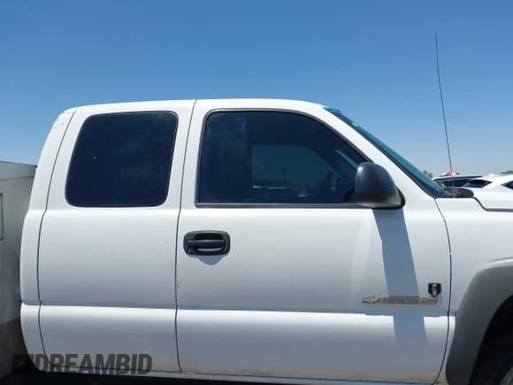 ✅ 2003 Chevrolet Silverado 2500HD LS • VIN: 1GCHC29U93E354781 • Lot: 42316975. Listed on IAAI with 360,412 mi. Free auction sales archive from the USA and detailed vehicle history report at DreamBid. Image 13.