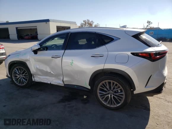 ✅ 2022 Lexus NX 350h Luxury • VIN: JTJHKCEZ5N5003392 • Lot: 81854493. Listed on Copart with 19,653 mi. Free auction sales archive from the USA and detailed vehicle history report at DreamBid. Image 2.