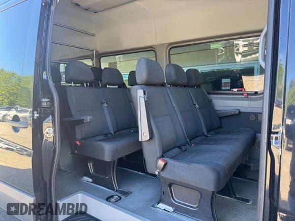 ✅ 2016 Mercedes-Benz Sprinter • VIN: 8BRPE8DD9GE126848 • Lot: 58771745. Listed on Copart with 92,945 mi. Free auction sales archive from the USA and detailed vehicle history report at DreamBid. Image 6.