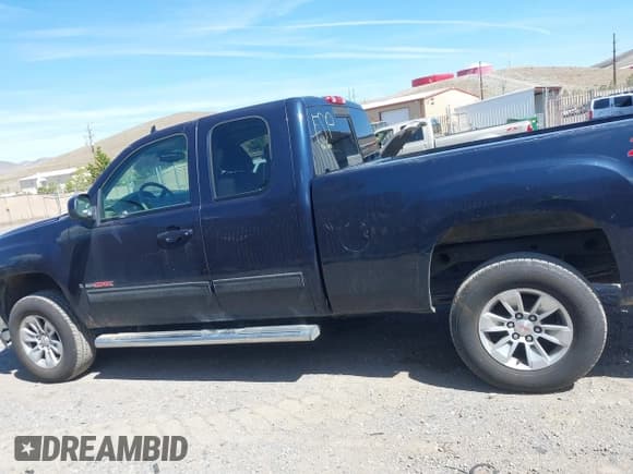 ✅ 2008 GMC Sierra 1500 • VIN: 1GTEK19Y98Z225605 • Лот: 42216751. Опубликован ранее на IAAI с пробегом 275 642 миль. Бесплатный доступ к архиву аукционных продаж из США и подробный отчёт об истории автомобиля на DreamBid. Изображение 14.
