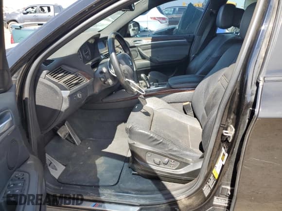 ✅ 2013 BMW X6 xDrive35i • VIN: 5UXFG2C5XDL785333 • Lot: 70880104. Wystawiony na Copart z przebiegiem 173 673 mil. Bezpłatny archiwum sprzedaży aukcyjnych z USA i szczegółowy raport historii pojazdu na DreamBid. Zdjęcie 7.