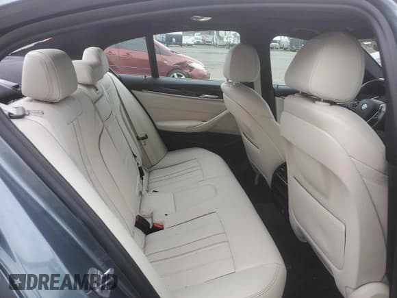 ✅ 2018 BMW 5 Series 540i • VIN: WBAJE5C50JWA97466 • Lot: 91938645. Wystawiony na Copart z przebiegiem 51 912 mil. Bezpłatny archiwum sprzedaży aukcyjnych z USA i szczegółowy raport historii pojazdu na DreamBid. Zdjęcie 10.